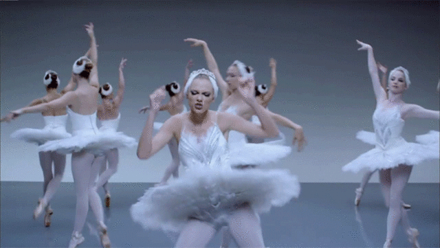 57202-taylor-swift-taylor-swift-ballerina-dance